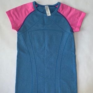 Like new Ivivva T-shirt. Girls size10.